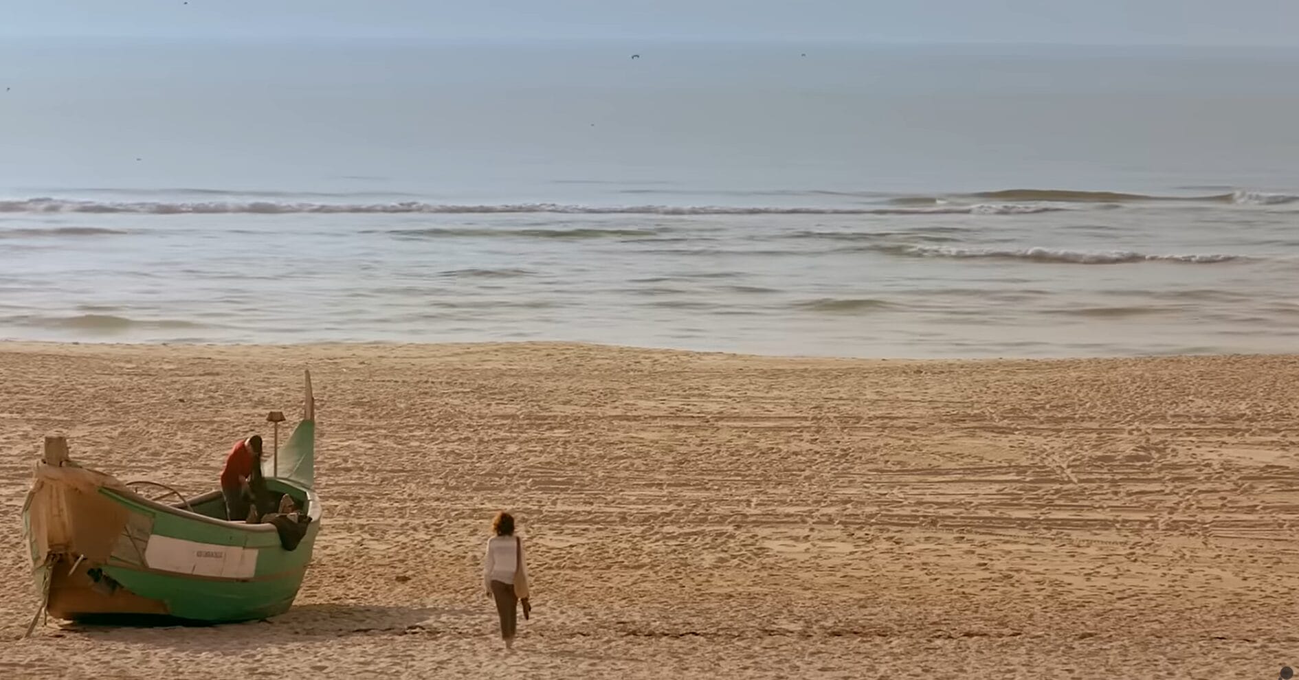 Cena do filme Livros Restantes, com Denise Fraga