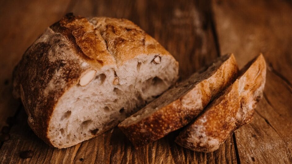 Digestão fácil e sem picos de glicose os benefícios do pão milenar