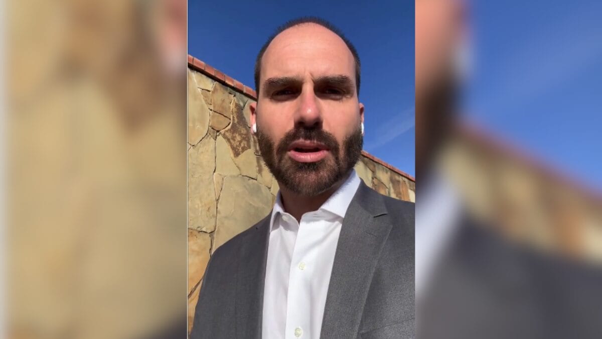 Eduardo Bolsonaro se manifesta sobre prisão do pai e diz que Moraes ultrapassou limites
