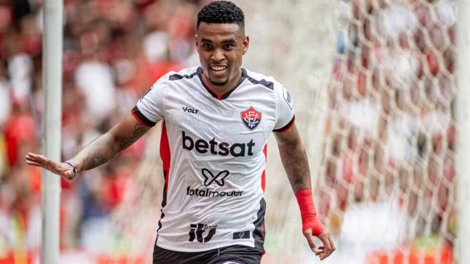 Alerrandro marcou golaço pelo Vitória (Foto: Victor Ferreira, EC Vitória)