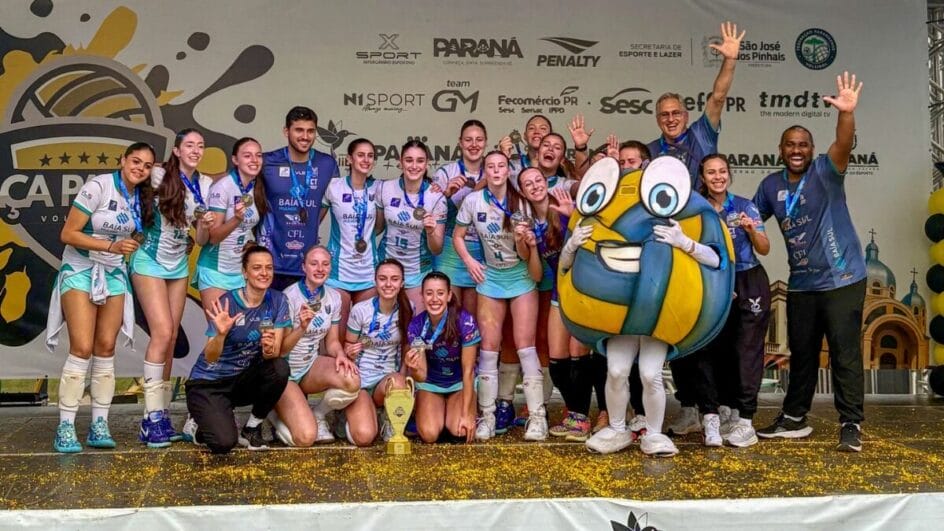 Equipe Vôlei 5 na Taça Paraná