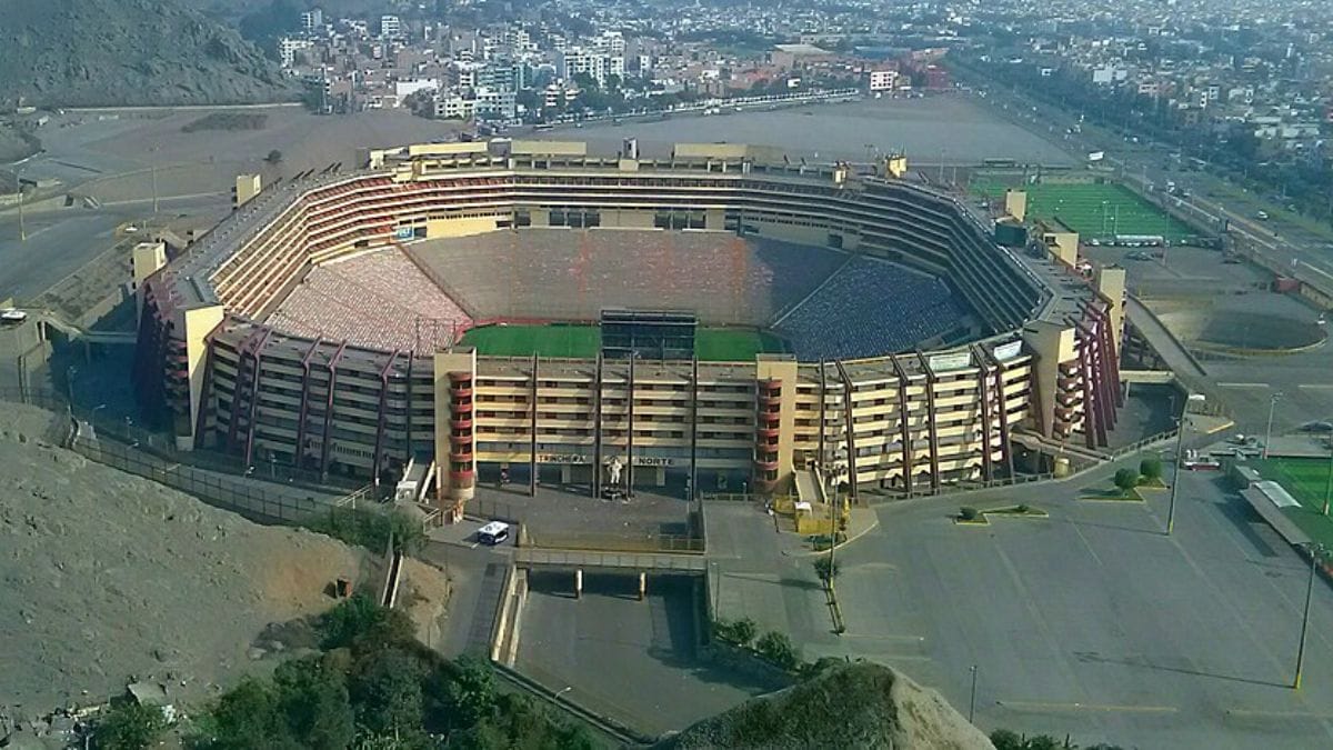 Estádio Monumental de Lima, no Peru (Foto: Estadio17, wikimedia commons, banco de imagens)