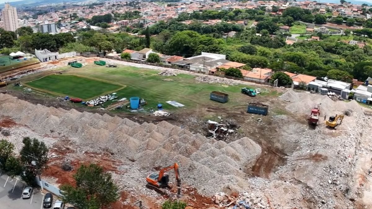 Estádio do Bragantino, time da Série A, aparece completamente demolido