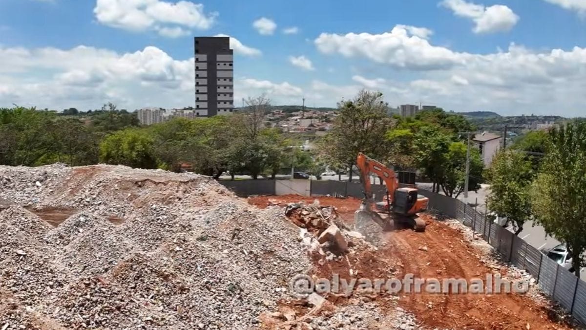 Estádio do Bragantino, time da Série A, aparece completamente demolido