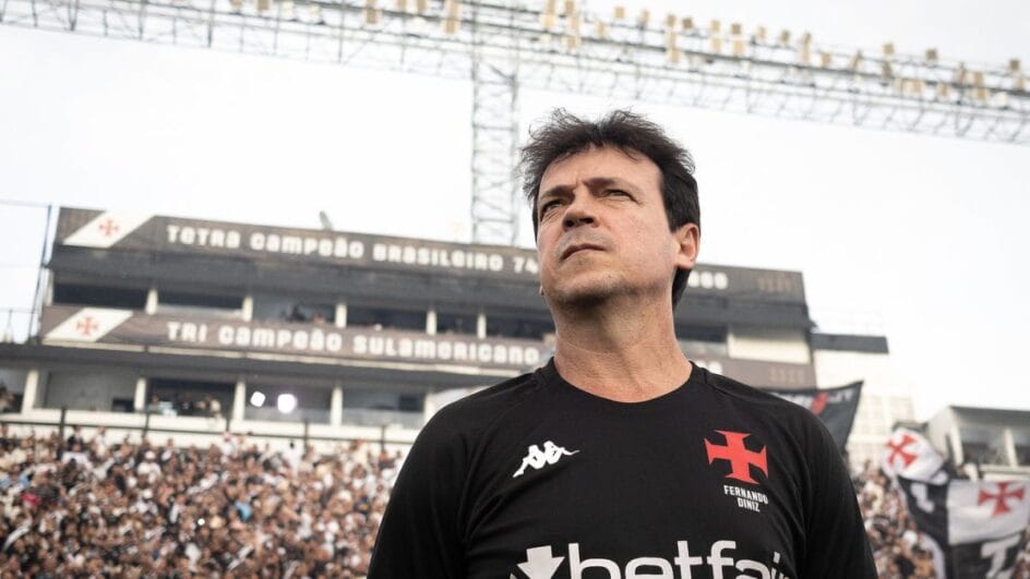 Fernando Diniz em jogo do Vasco em São Januário