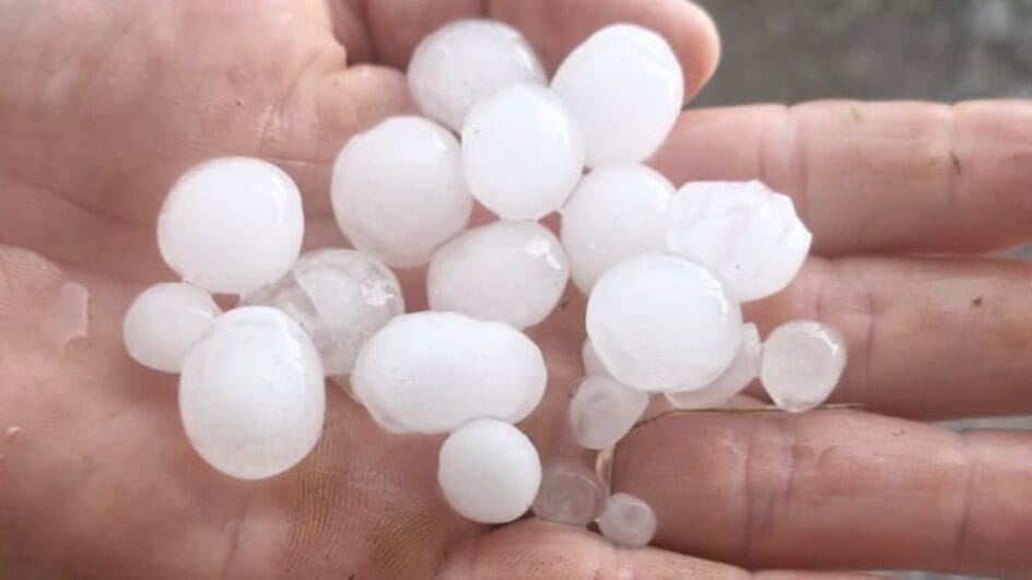 Granizo em Praia Grande, no Extremo Sul de SC