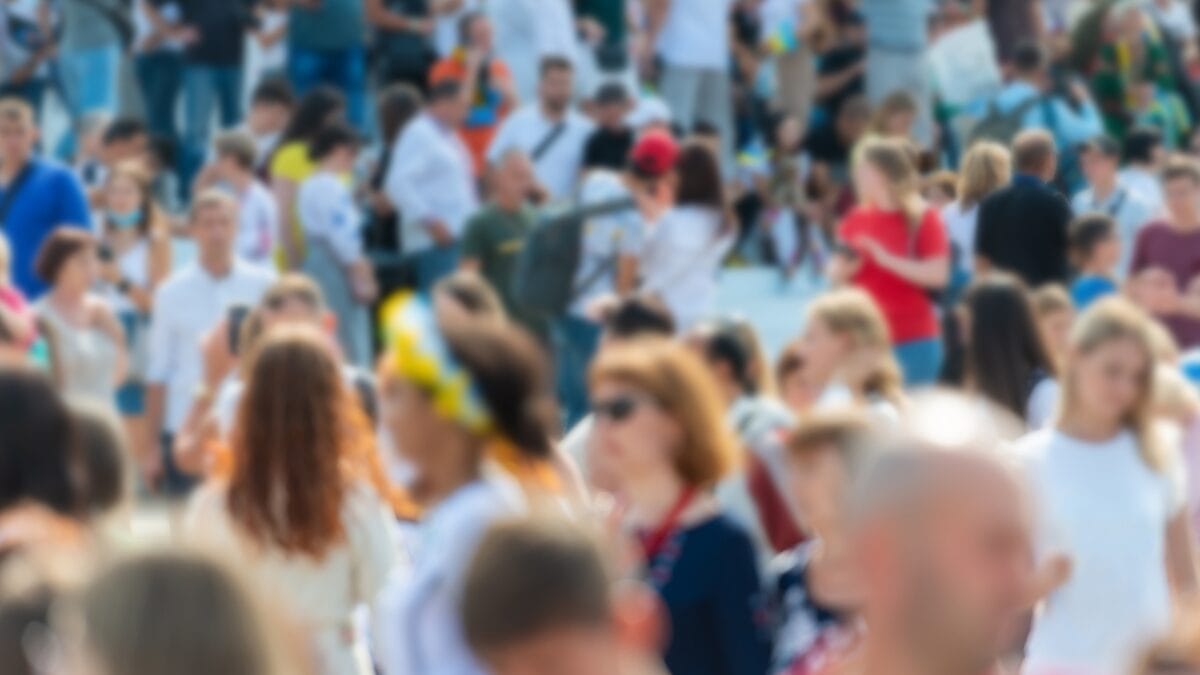 Homens tem 4 vezes mais chances de não completarem 25 anos em relação às mulheres
