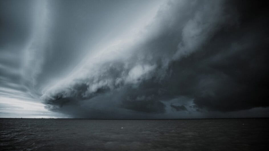 Foto mostra tempestade
