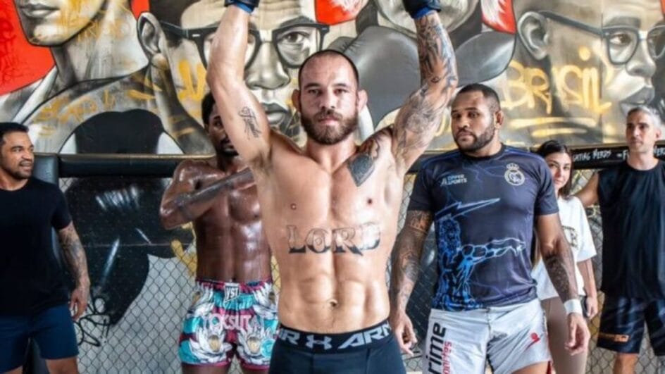 Jean Silva durante treinamento para luta no UFC