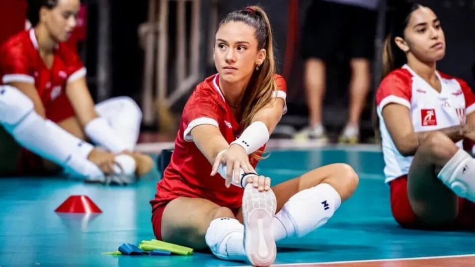 Júlia Azevedo defende o Tijuca na Superliga feminina de vôlei