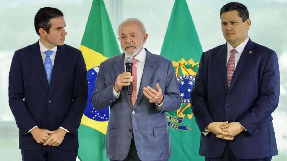 Presidente da Câmara dos Deputados, Hugo Motta, presidente Luiz Inácio Lula da Silva, e presidente do Senado Federal, Davi Alcolumbre.