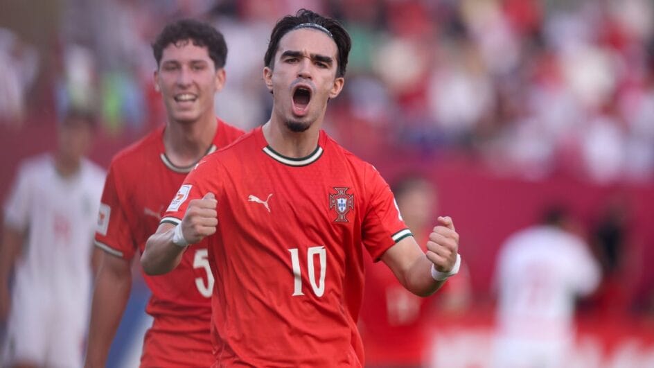 Mateus Mide comemora gol por Portugal