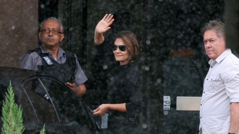 Michelle Bolsonaro visita Jair Bolsonaro