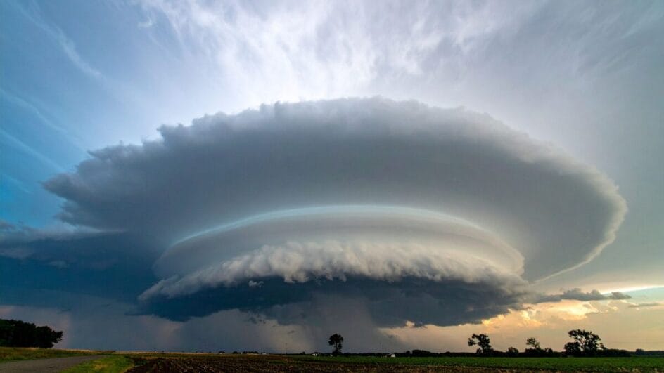O que é supercélula a tempestade que gerou o tornado fatal no Paraná