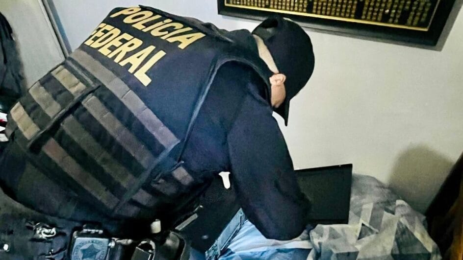 PF deflagra operação em cinco cidades de Santa Catarina contra o abuso sexual de crianças e adolescentes na Internet