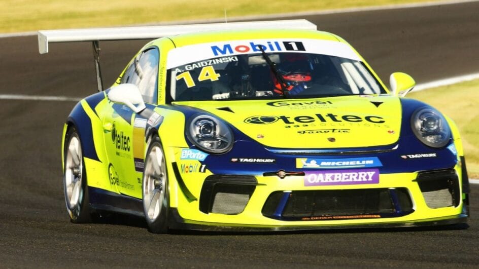 Catarinense disputa campeonato Sprint da Porsche Cup Brasil (Foto: Luca Bassani)