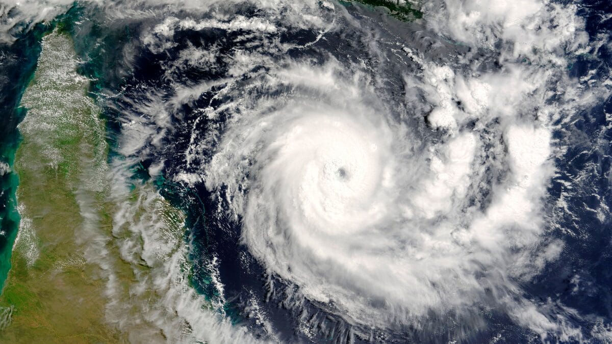 Foto mostra a imagem de satélite da formação de um ciclone