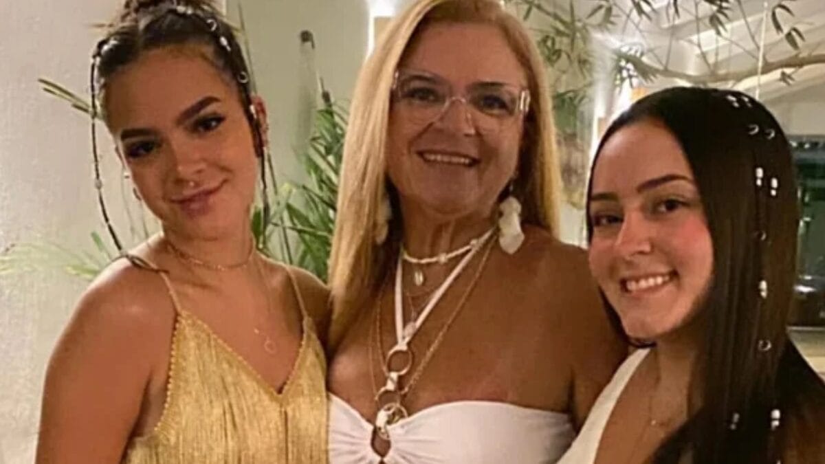 Mel Maia, a mãe e a irmã