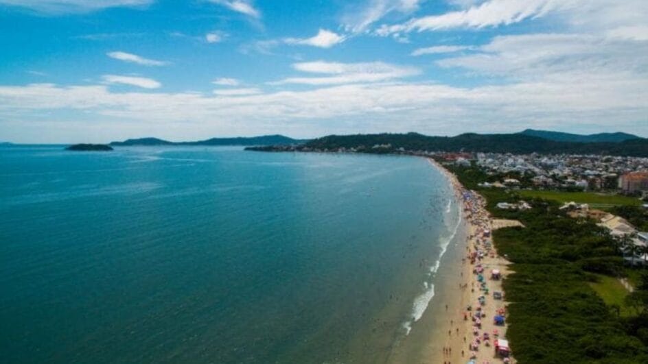 Recurso do MP propõe considerar áreas de restinga como APPs, o que pode mudar regras para licenciamento de obras nessas regiões (Foto: Arquivo NSC)