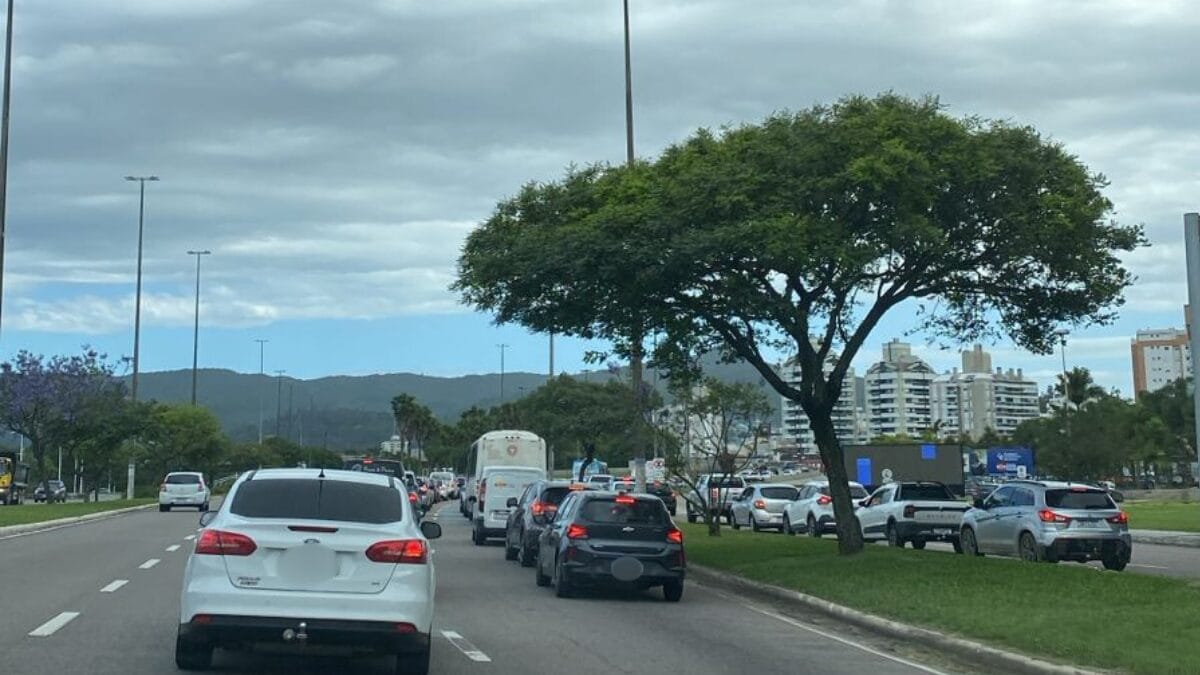 Trânsito no feriadao em Florianópolis