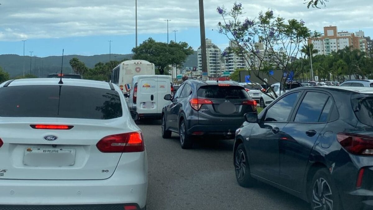 Trânsito no feriadao em Florianópolis