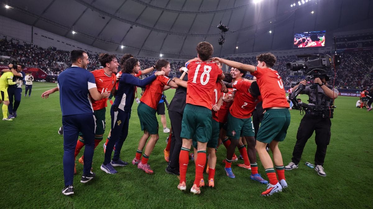 Jogadores comemoram t&iacute;tulo da Copa do Mundo sub-17