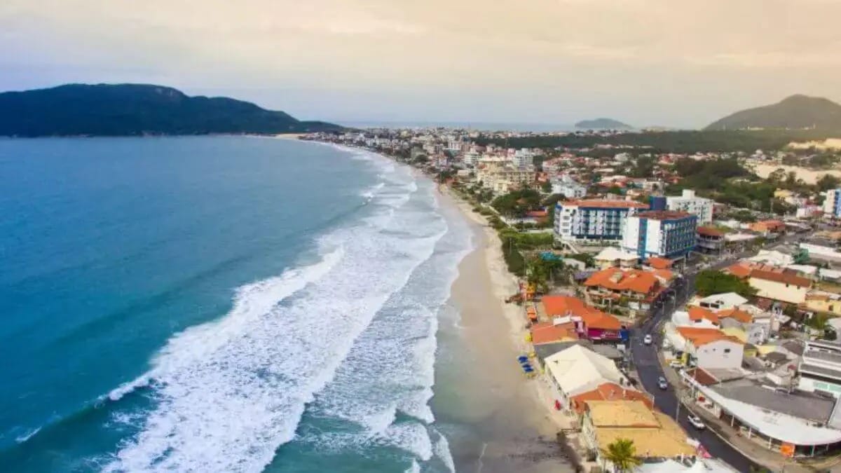 Mais de 65% das praias de Florianópolis estão próprias para banho; veja lista.