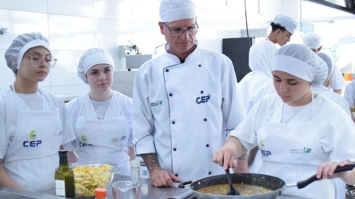 Há 76 anos, instituição promove educação para pessoas em vulnerabilidade social em Criciúma