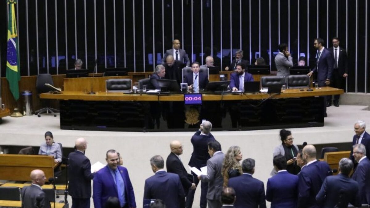 Texto está pronto, mas votação foi adiada (Foto: Kayo Magalhães, Câmara dos Deputados)