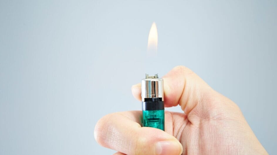 Vítima estava dentro de um carro quando caso aconteceu (Foto: Banco de Imagens)