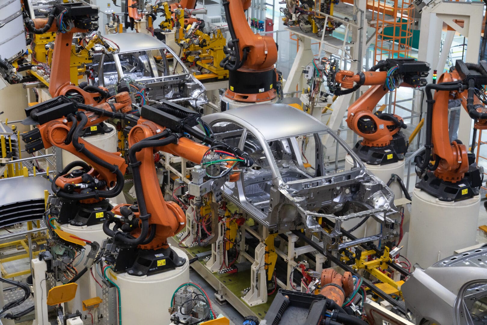 China volta a exportar semicondutores ao Brasil e garante produção das montadoras (Foto: banco de imagens)