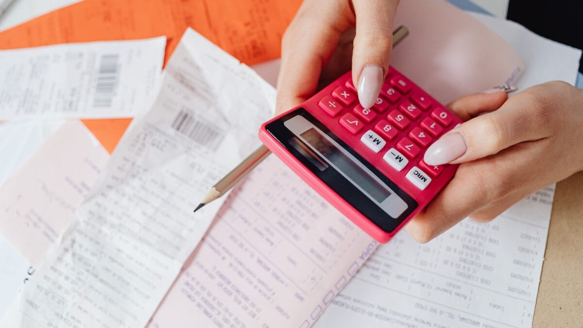 Dono de rede de supermercados é condenado por fraude fiscal milionária em Florianópolis (Foto: Imagem Ilustrativa, Canva, Reprodução)