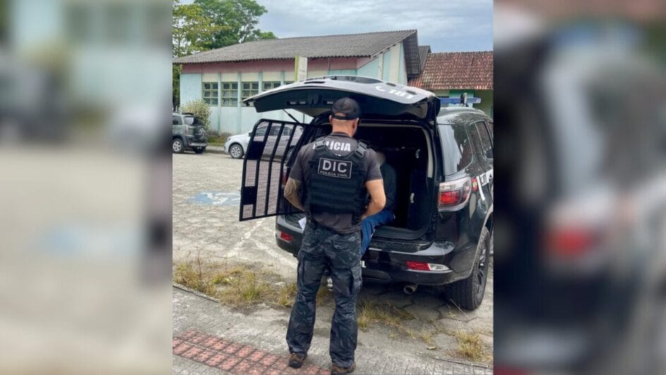Homem foi preso em flagrante (Foto: PCSC, Divulgação)