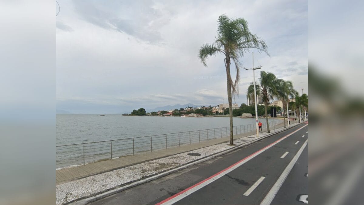 Coqueiros ficou conhecido como Praia do Cagão.(Foto: Google Maps, Reprodução)
