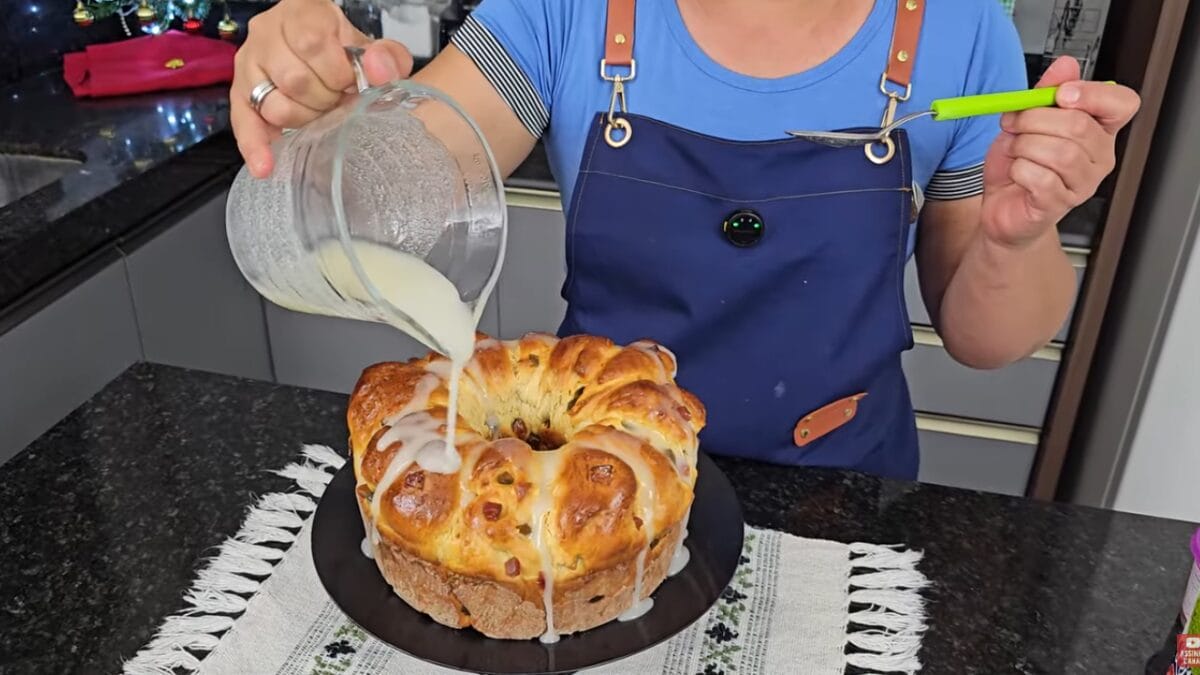 Rosca natalina assada