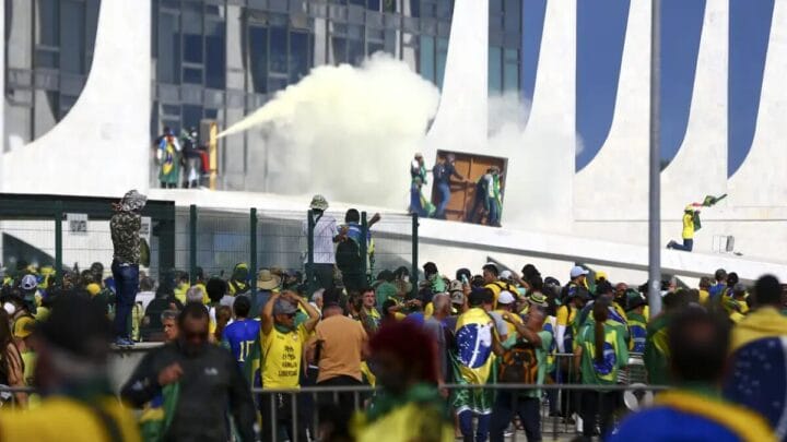 Atos golpistas de 8 de janeiro de 2023 em Brasília (DF).