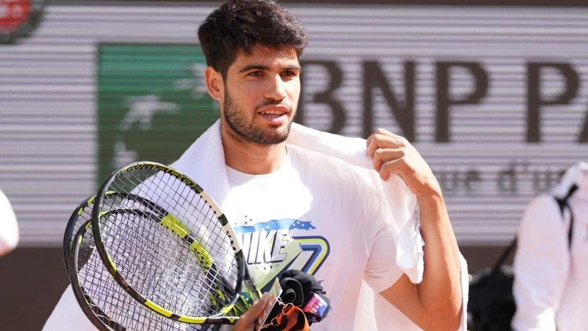 Carlos Alcaraz no Roland Garros (Foto: Cedric Lecocq, FFT)
