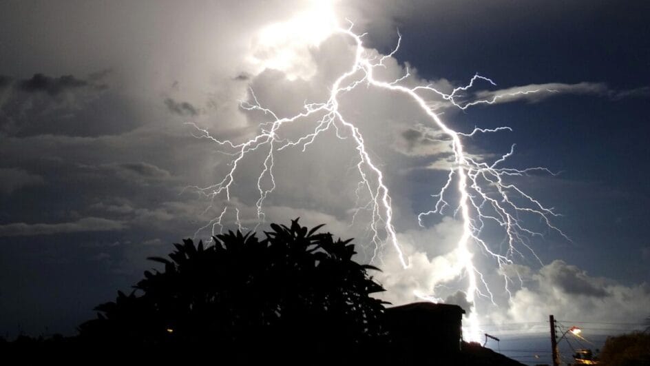 Alerta coloca 57 cidades de SC em perigo de chuva, ventos intensos e alagamentos no Ano Novo