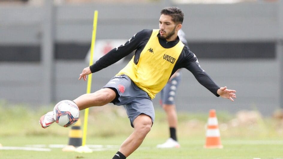 Andrey durante treino no Vasco