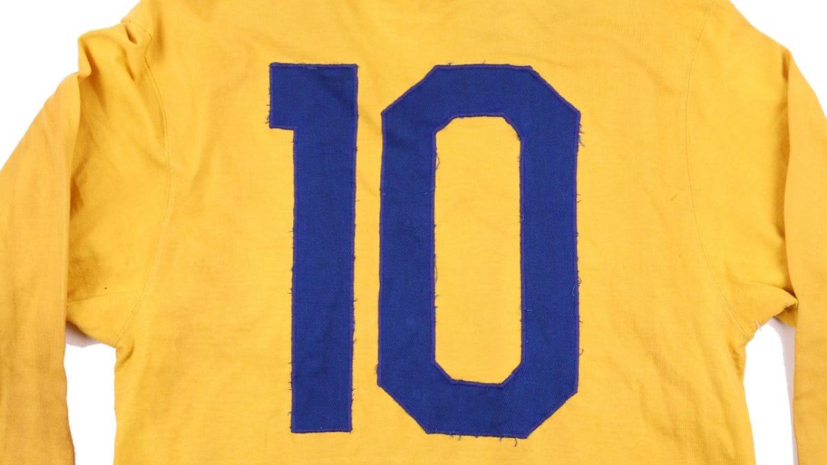 Detalhe da numeração da camisa usada por Pelé na Copa do Mundo