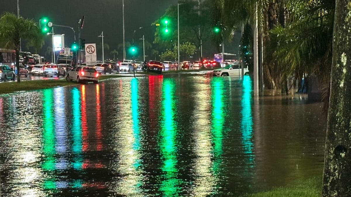 Chuva no Centro de Florianópolis em 19 de dezembro de 2025