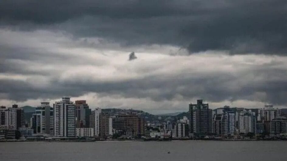 Chuva, vento forte, tempestade (1)