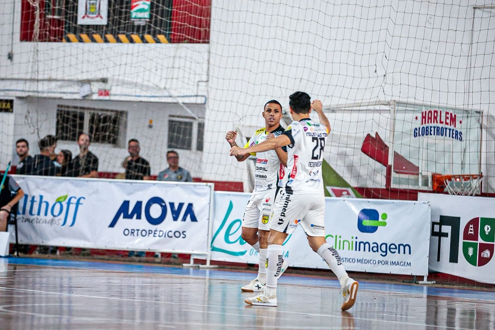 Jaraguá vence o Criciúma e tem vantagem na semifinal da Série Ouro