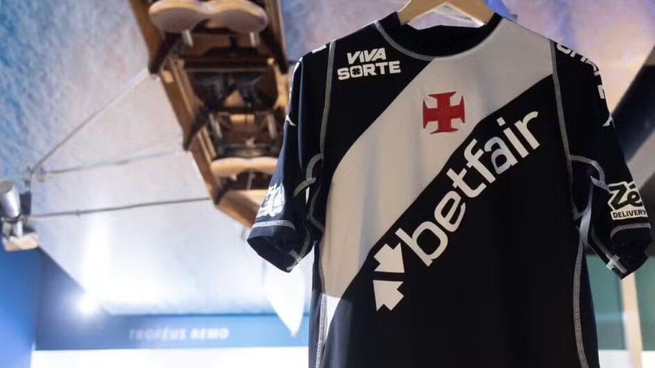 Camisa especial do Vasco que será usada contra o Mirassol (Foto: Matheus Lima)