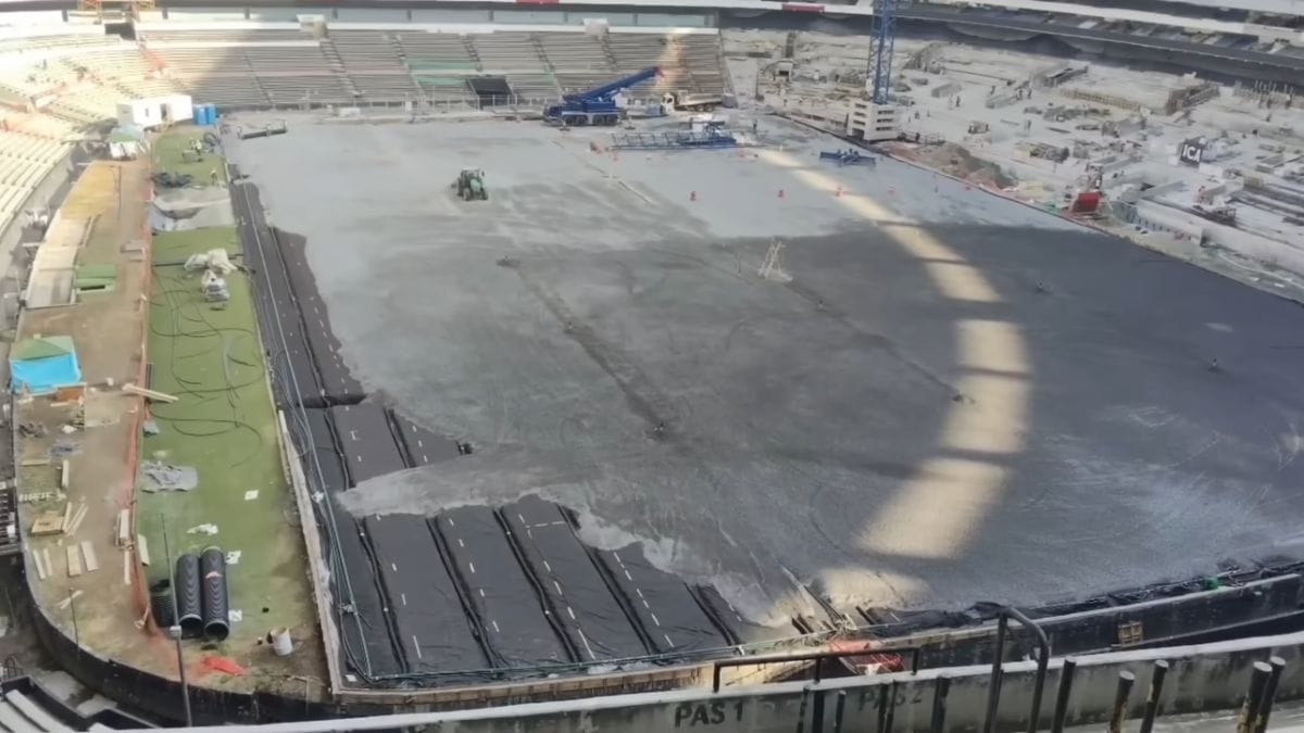 Obras no estádio Azteca, que será palco da cerimônia de abertura da Copa do Mundo 2026