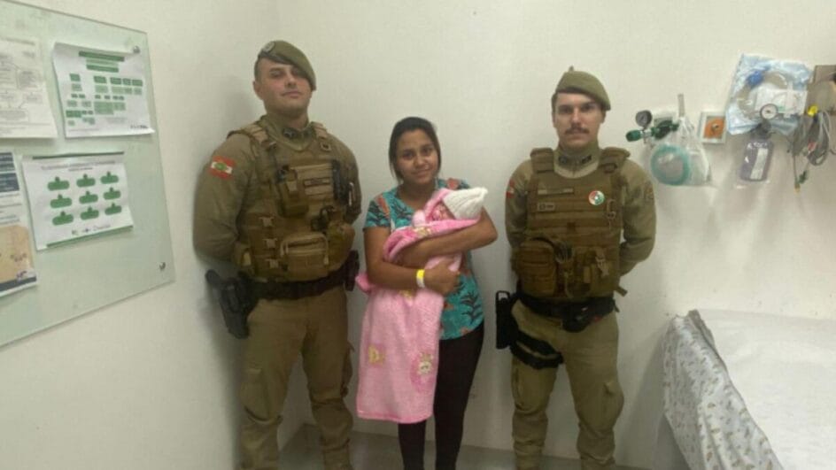 Bebê salvo por policiais em Chapecó