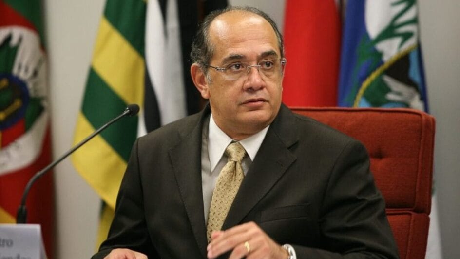 Cidadãos comuns não podem mais abrir processos de impeachment contra ministros do Supremo Tribunal Federal (STF), conforme decisão do magistrado Gilmar Mendes (Foto: Reprodução, Redes sociais)