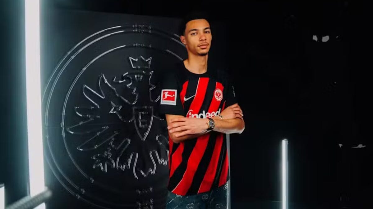 Hugo Ekitike, da França