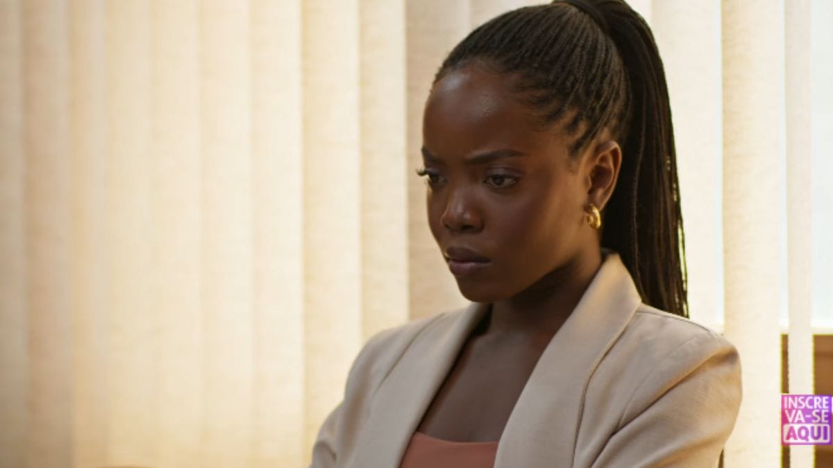 Leo coloca um rastreador em Sofia em Dona de Mim