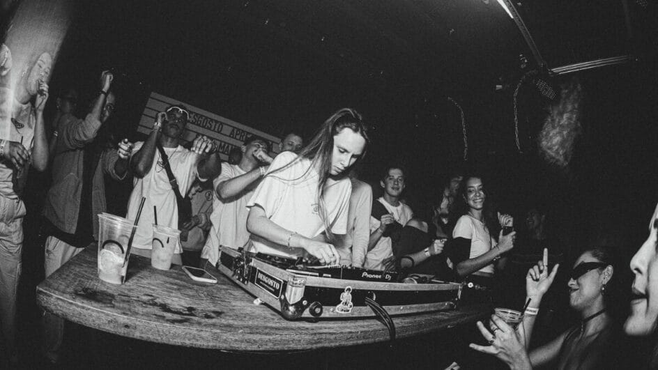 A Maneira DJ, nome artístico de Sophia, transformou um convite despretensioso em 2022 em uma carreira promissora (Foto: Acervo pessoal, Reprodução)